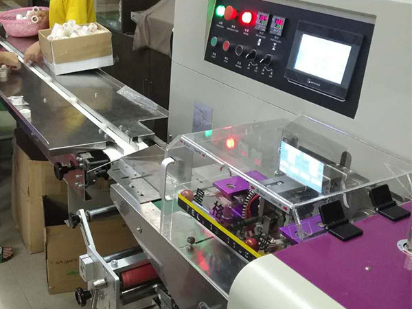 全自動枕式包裝設(shè)備細節(jié)圖