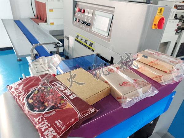 成都枕式自動包裝機實拍圖